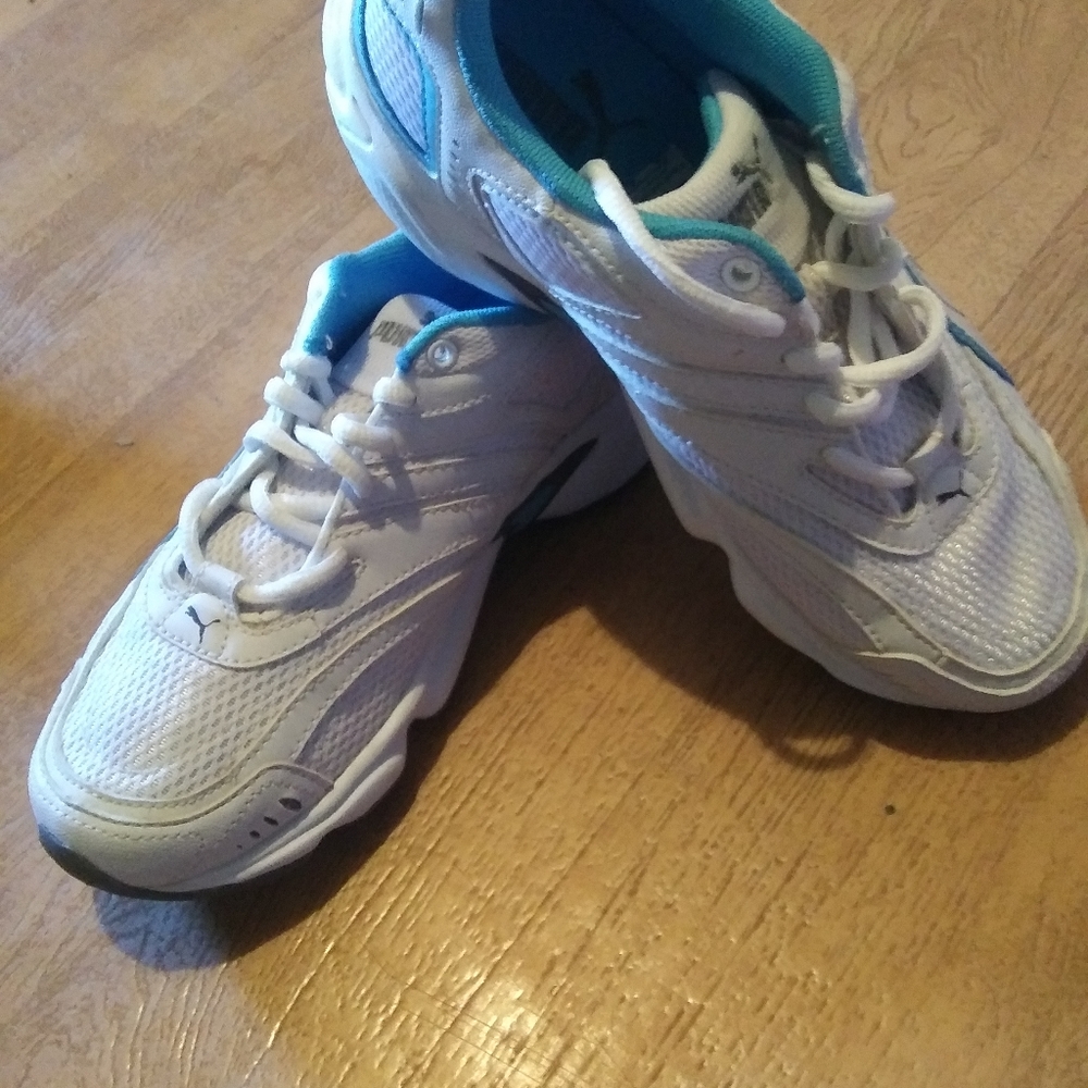 tennis shoes
